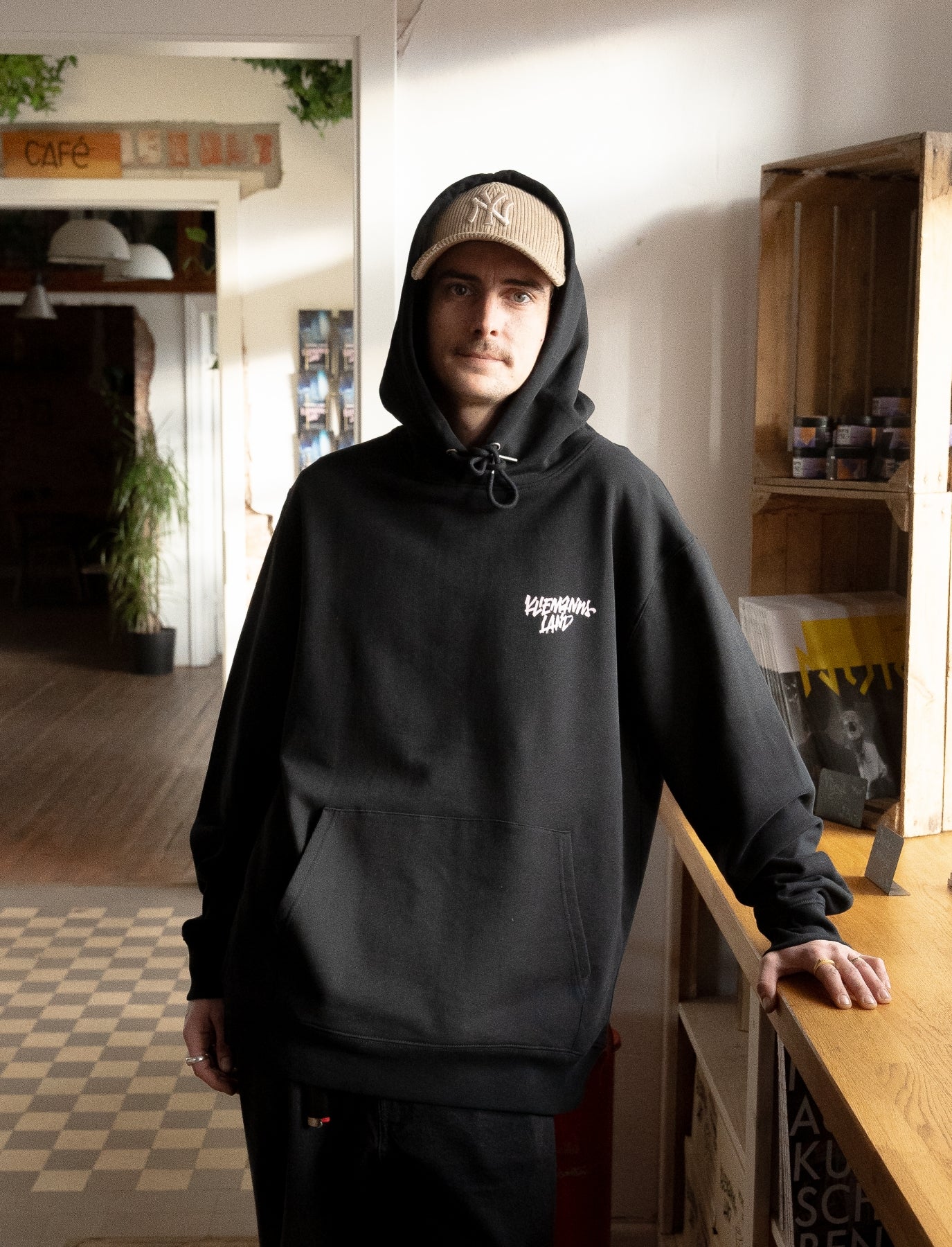 Kliemannsland Hoodie Schwarz - Image 4