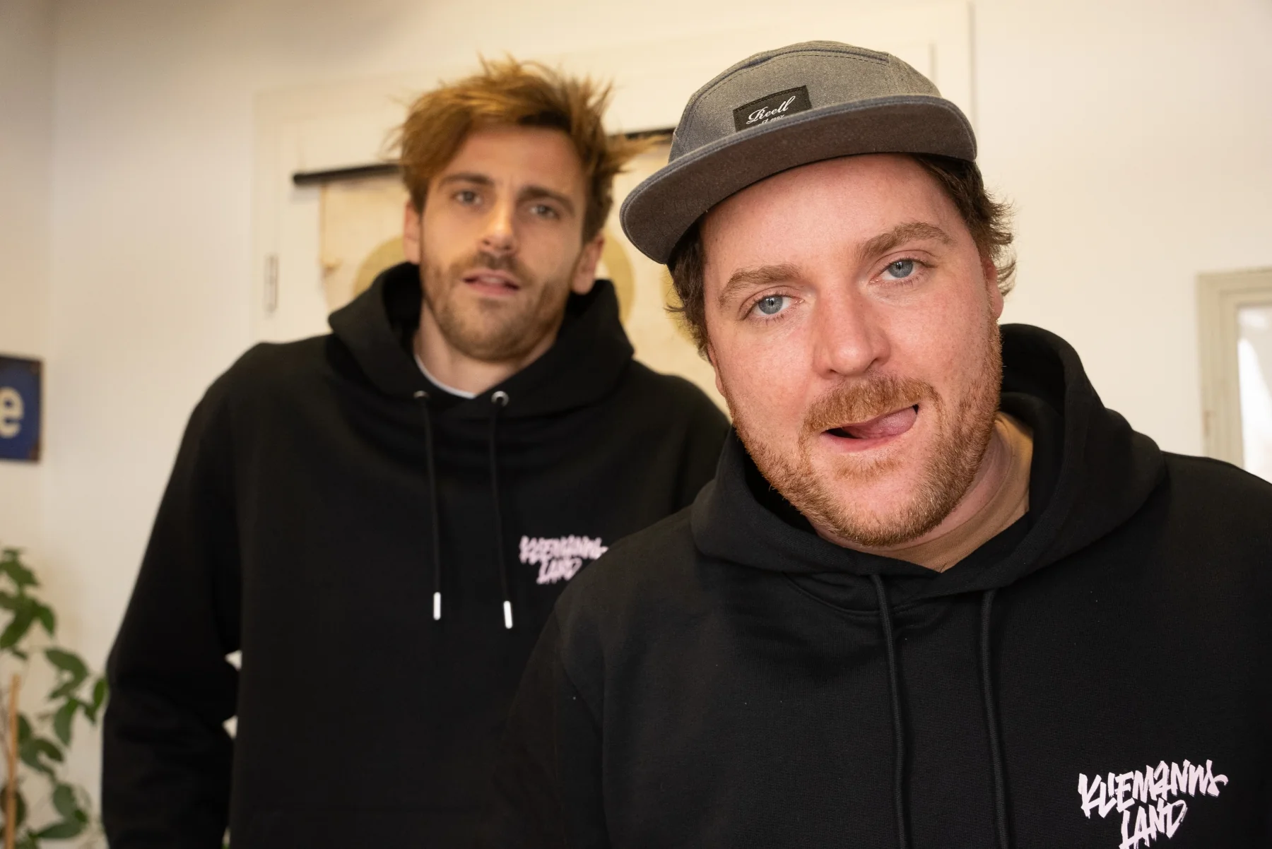 Kliemannsland Hoodie Schwarz - Image 7